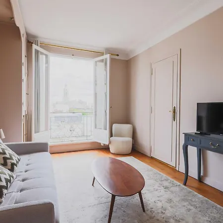Cosy Modern -2p- Moulin Rouge Apartment